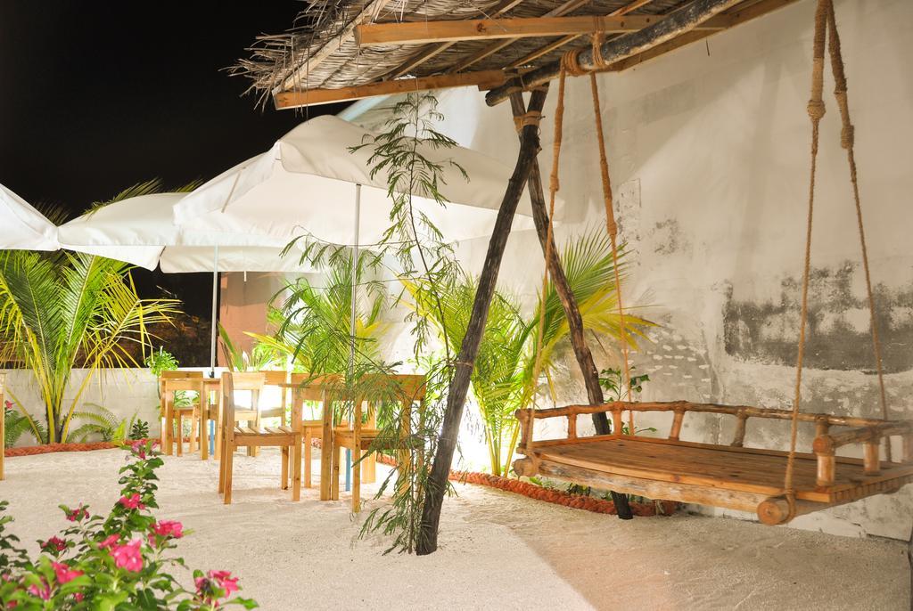 Guraidhoo Inn Room photo
